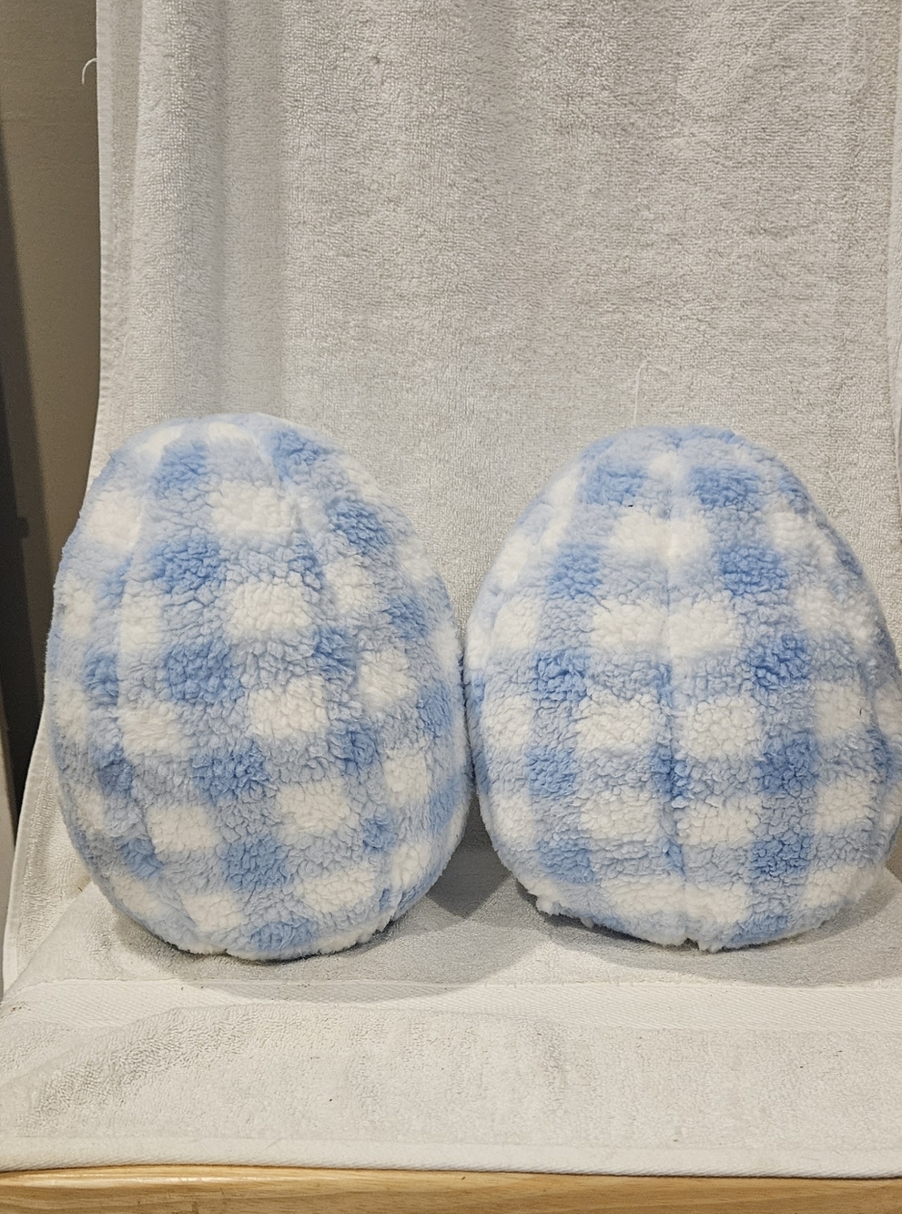 BLUE AND WHITE EGG PILLOWS (2)